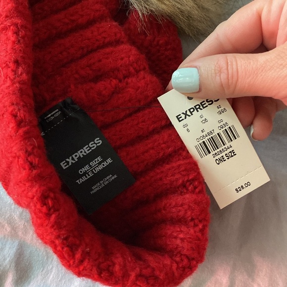 Express Red Knit Beanie with Pom Pom NWT - Picture 3 of 3